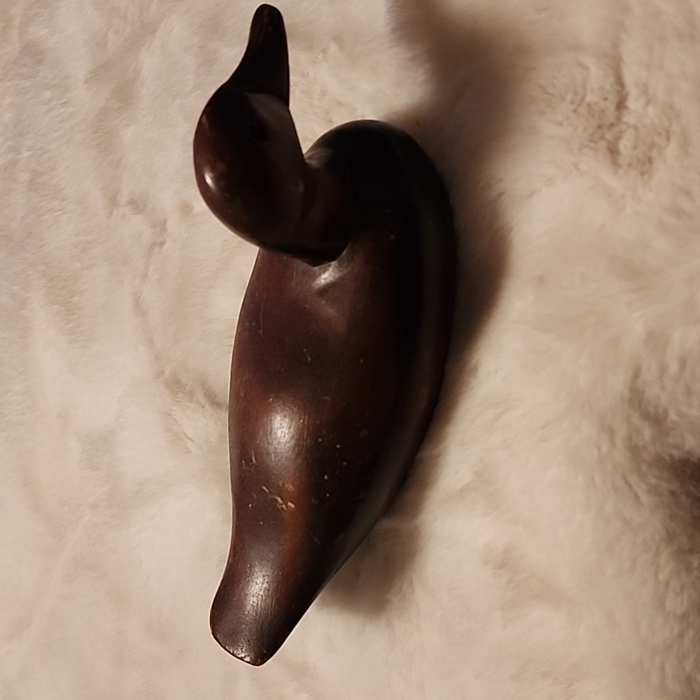 VINTAGE  WOODEN DECOY DUCK SOLID  WOOD FIGURE TABLETOP DECOR POLISHED  FOLK ART. - Picture 5 of 10